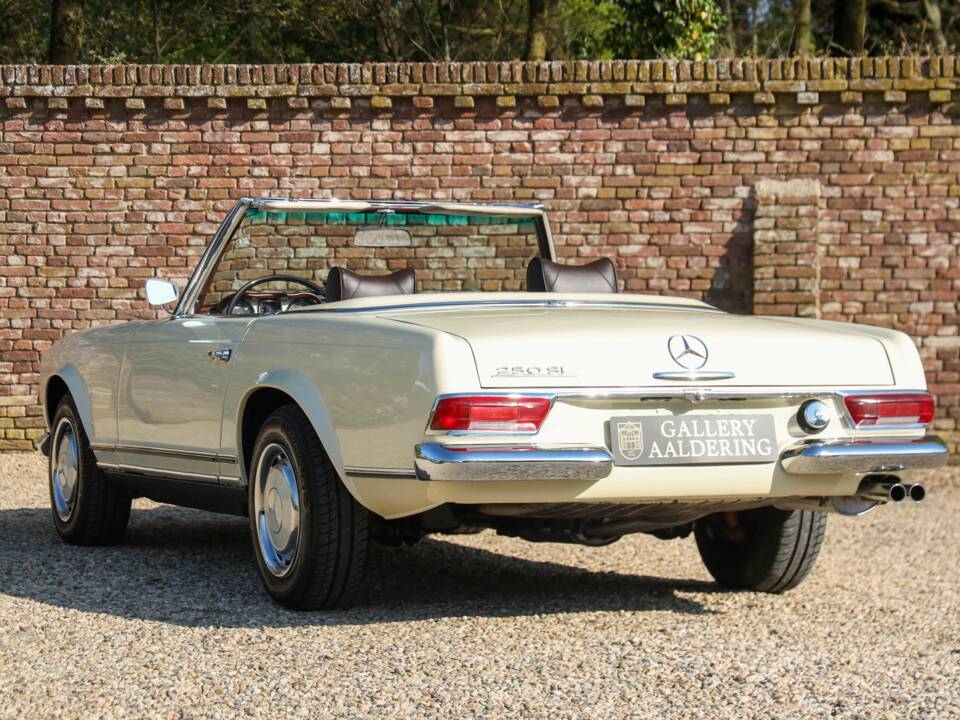 Image 2/50 of Mercedes-Benz 250 SL (1967)