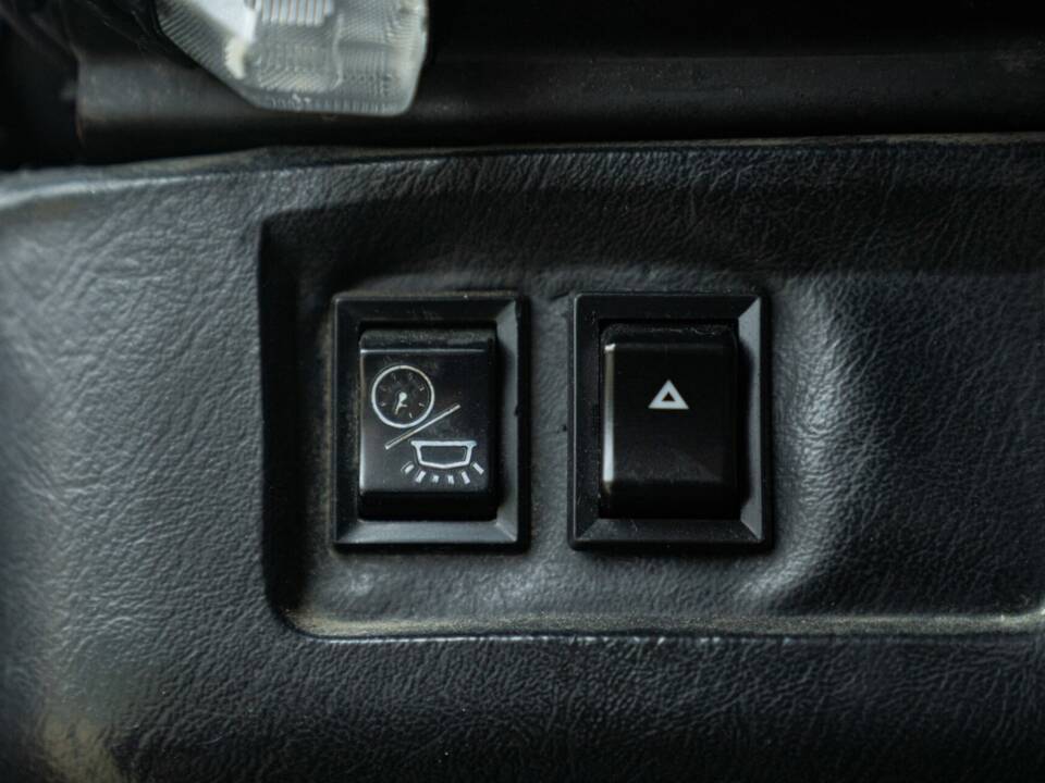 Bild 36/50 von Land Rover 90 (1985)