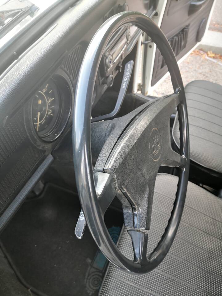Bild 55/160 von Volkswagen Käfer 1300 (1971)