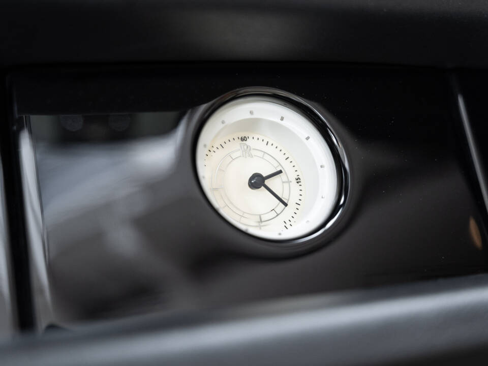Image 16/36 of Rolls-Royce Phantom DHC (2008)