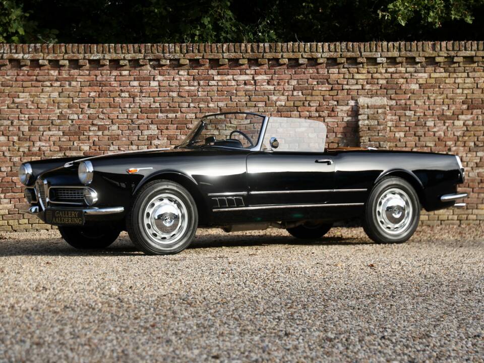 Bild 22/50 von Alfa Romeo 2000 Spider (1961)