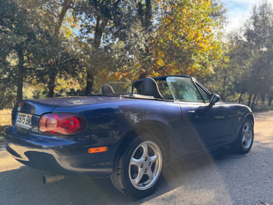 Imagen 36/43 de Mazda MX-5 1.8 (2001)