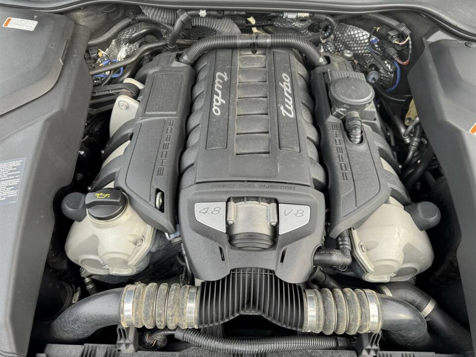 Bild 54/63 von Porsche Cayenne Turbo (2010)
