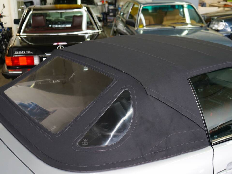 Image 17/33 of Mercedes-Benz SL 500 (2001)