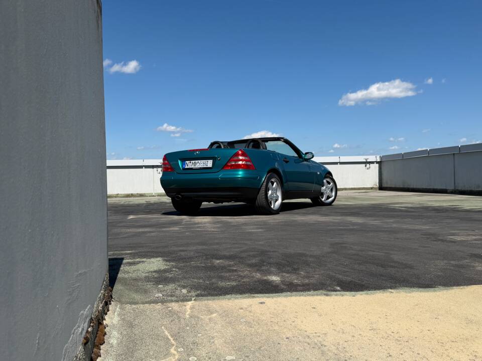 Image 9/17 de Mercedes-Benz SLK 230 Kompressor (1997)