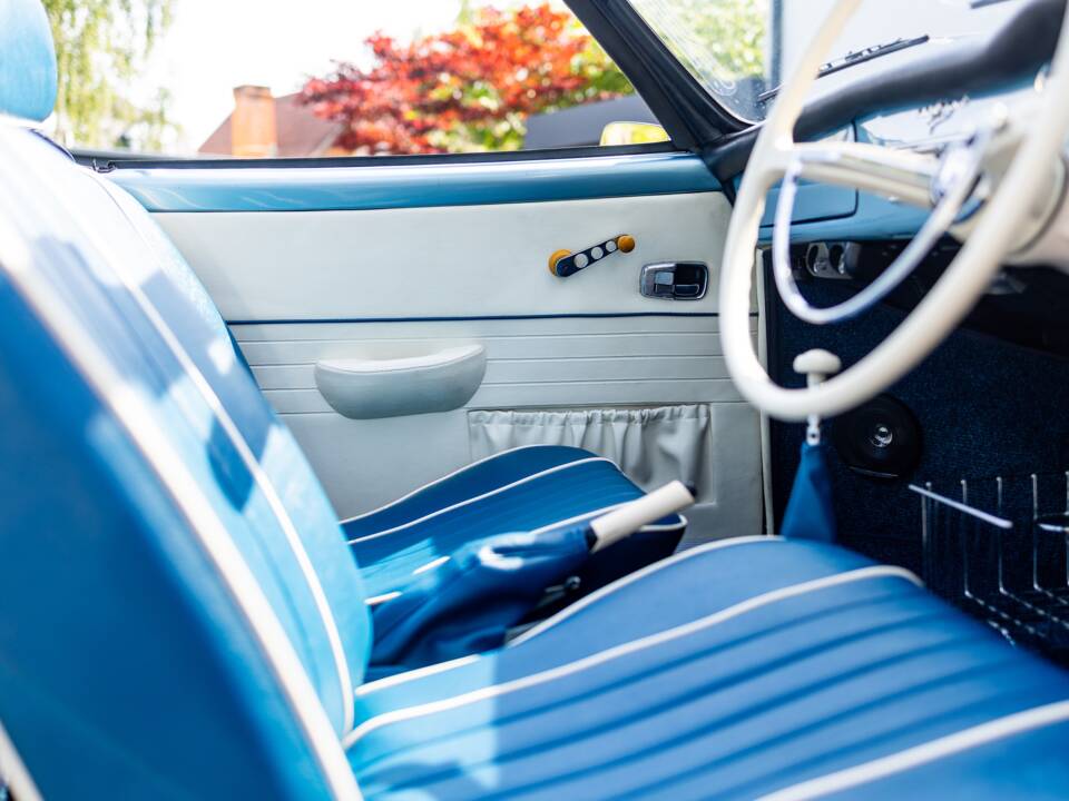 Image 44/50 of Volkswagen Karmann Ghia 1500 (1971)