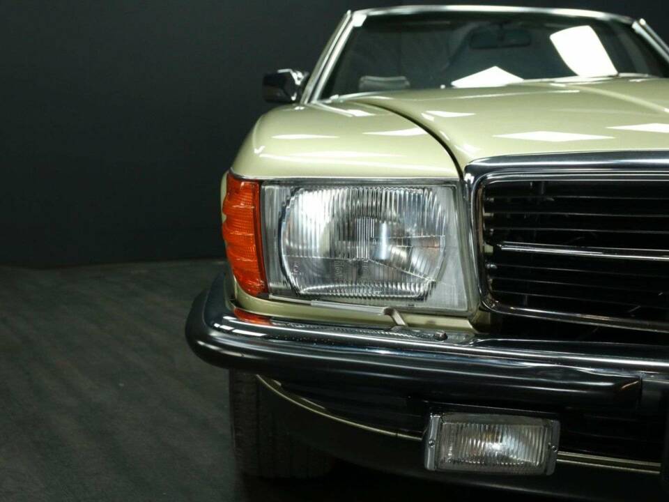 Imagen 27/50 de Mercedes-Benz 380 SL (1984)