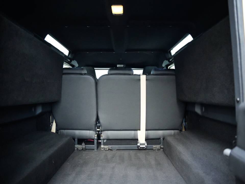Bild 56/58 von Land Rover Defender 110 (2013)