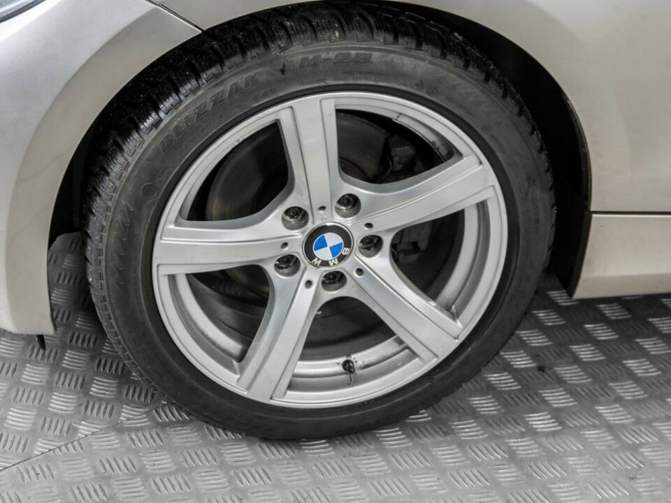 Immagine 22/50 di BMW 125i (2011)