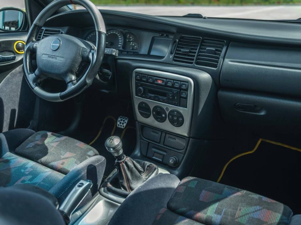 Bild 11/15 von Opel Vectra 2,5 i500 (1998)