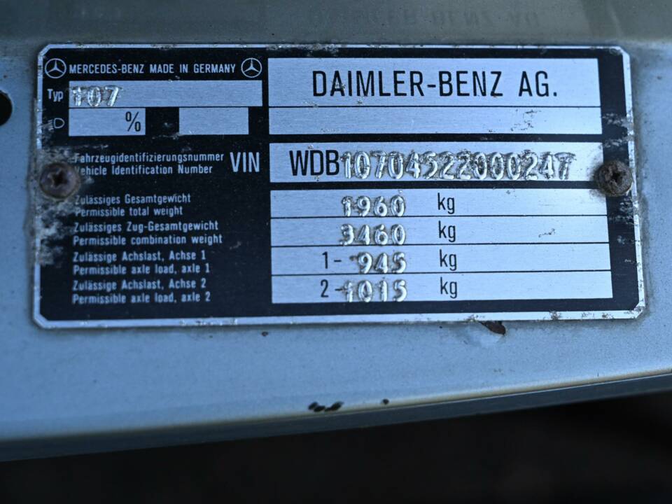 Immagine 29/50 di Mercedes-Benz 380 SL (1980)