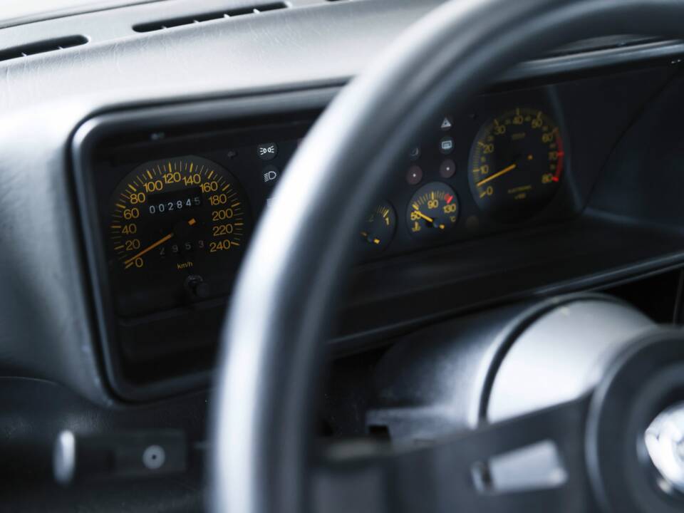 Image 27/50 of Lancia Delta HF Integrale (1988)