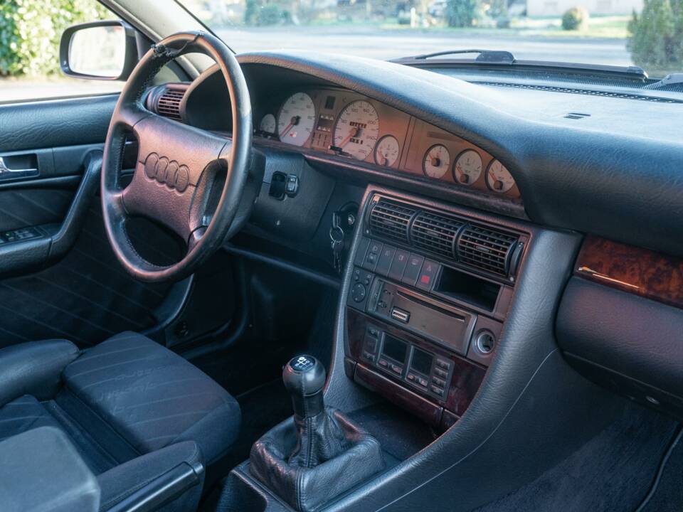Afbeelding 20/73 van Audi 100 S4 Quattro (1993)