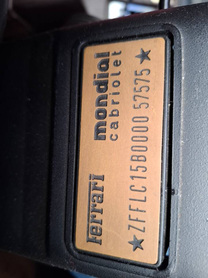 Image 17/18 of Ferrari Mondial Quattrovalvole (1985)