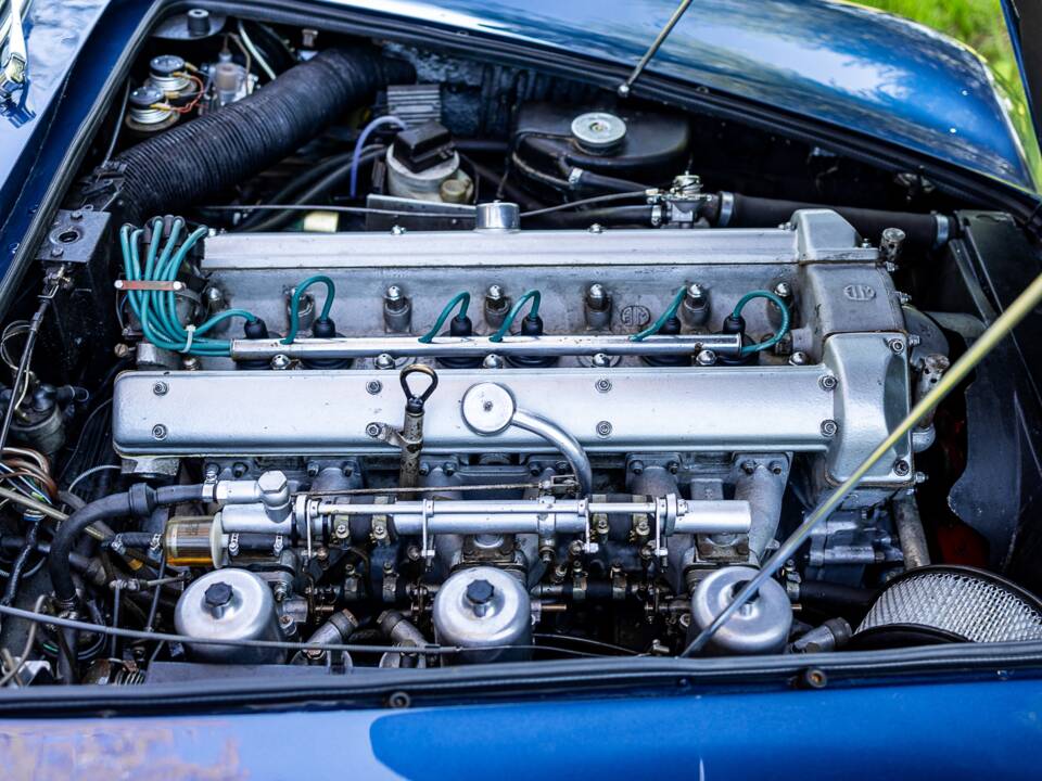 Image 46/62 of Aston Martin DB 6 (1967)