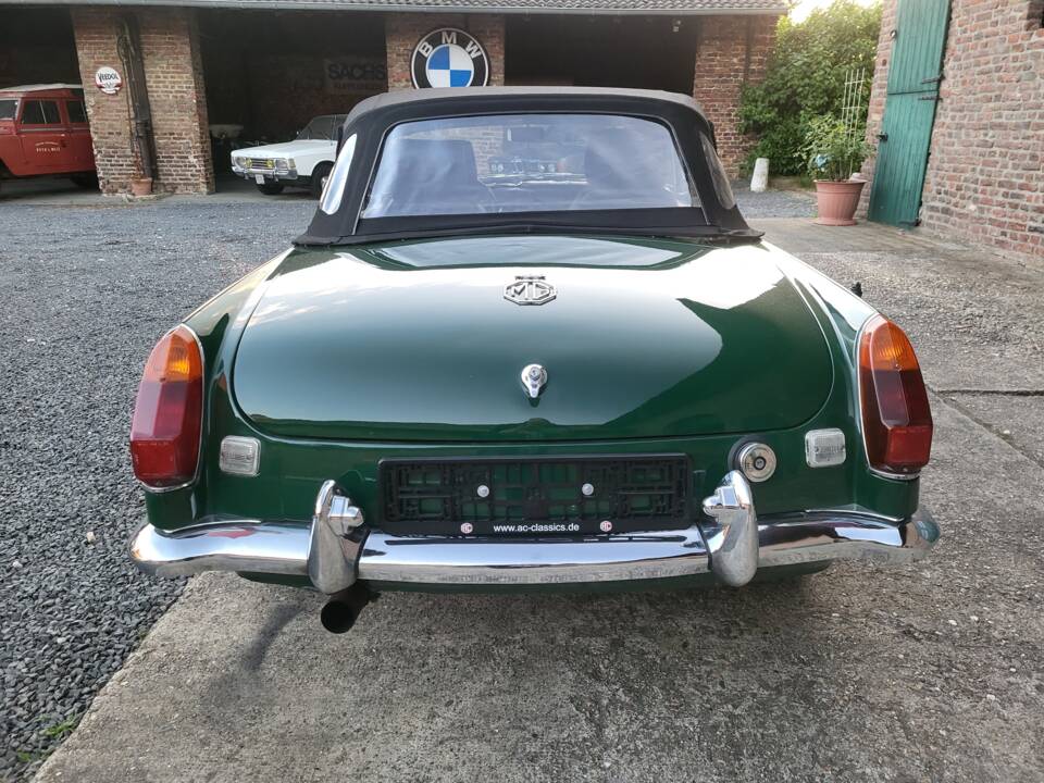 Image 50/58 of MG MGB (1971)