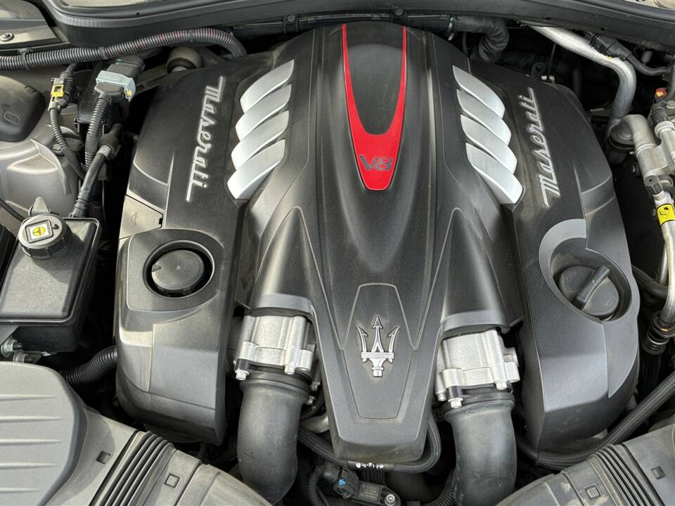 Image 45/54 of Maserati Quattroporte GTS (2015)