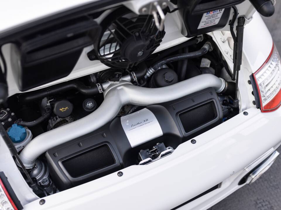 Bild 24/39 von Porsche 911 Turbo (2011)