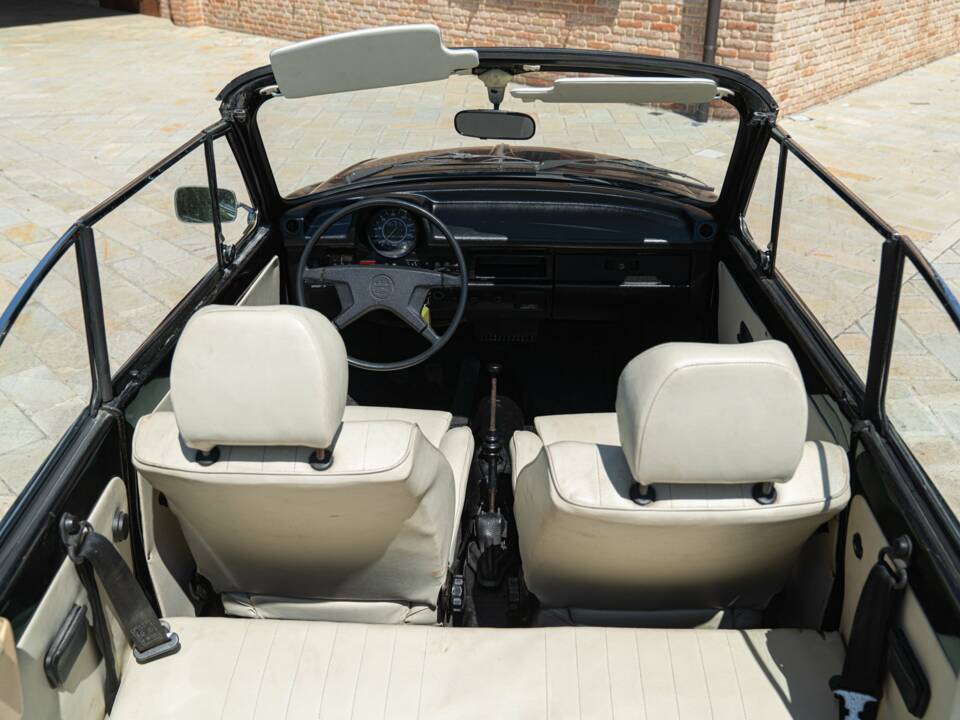 Image 28/50 of Volkswagen Beetle 1303 (1975)