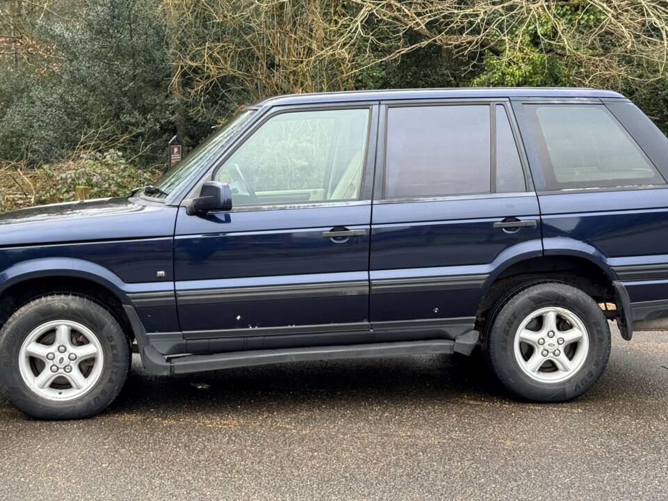 Image 4/8 of Land Rover Range Rover 4.6 Vogue (1999)