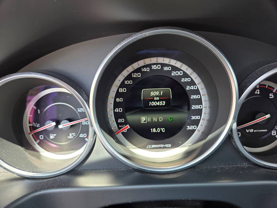 Immagine 6/11 di Mercedes-Benz E 63 S AMG 4MATIC T (2013)