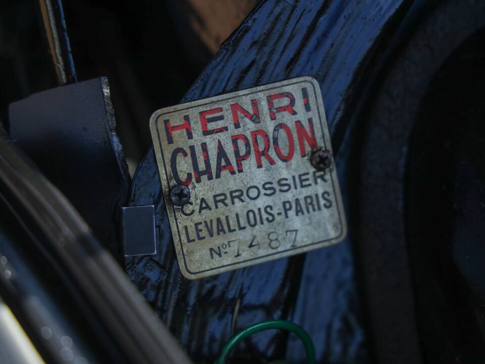 Image 16/50 of Citroën DS 21 Chapron (1963)