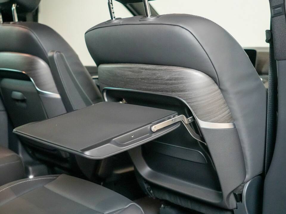 Image 44/50 de Mercedes-Benz V 300 d (2025)