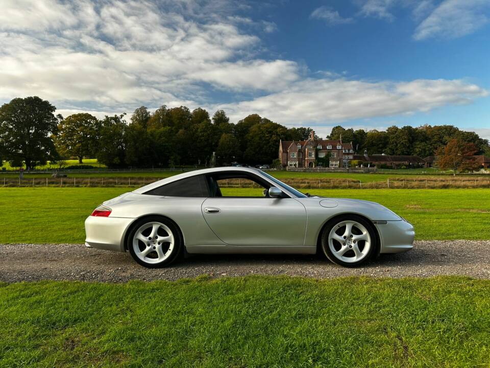 Image 3/54 de Porsche 911 Carrera (2003)