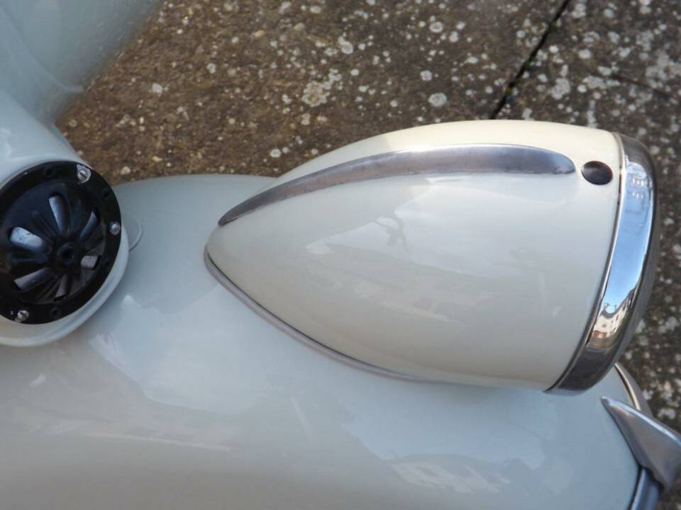 Immagine 19/38 di Piaggio Vespa 125 (1957)