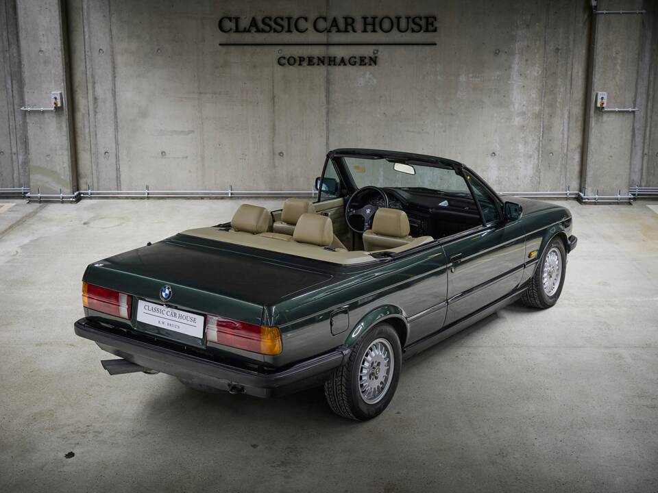 Image 21/90 of BMW 325i (1987)