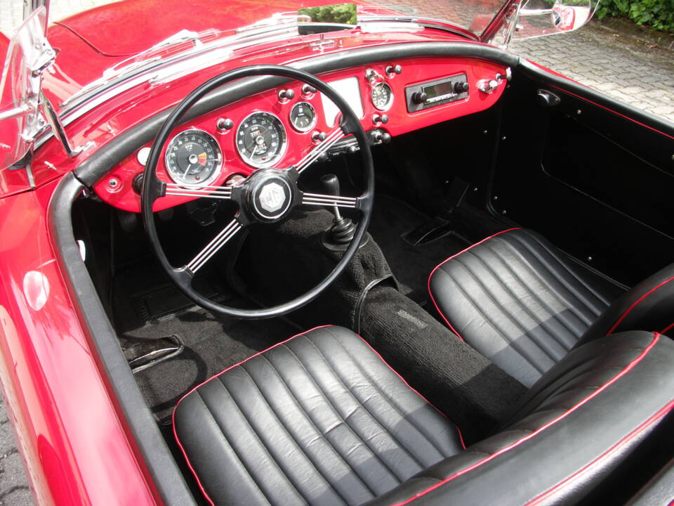 Image 6/31 of MG MGA 1600 (1959)