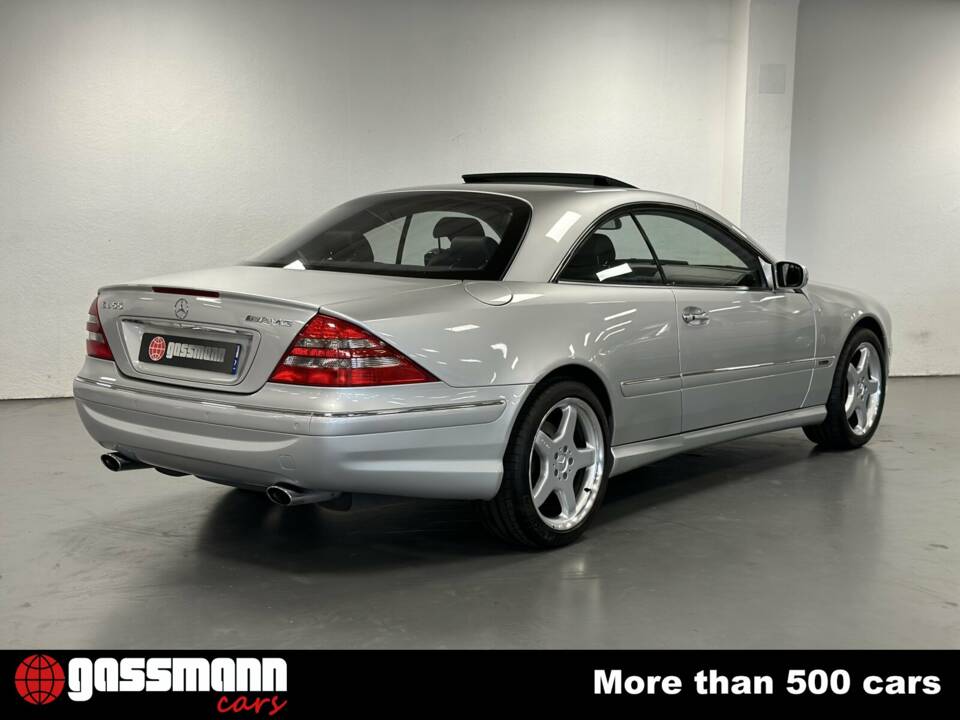 Imagen 8/15 de Mercedes-Benz CL 55 AMG (2000)