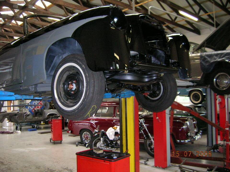 Afbeelding 51/118 van Mercedes-Benz 220 S Cabriolet (1957)