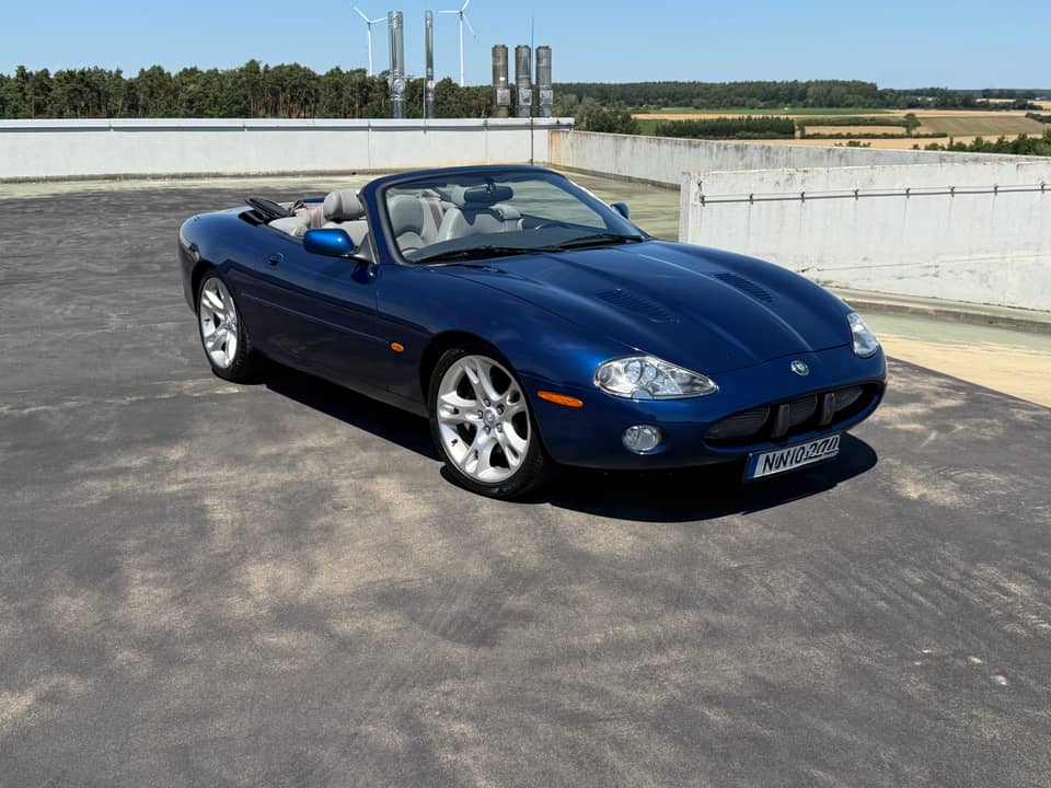 Image 1/20 of Jaguar XKR (2002)