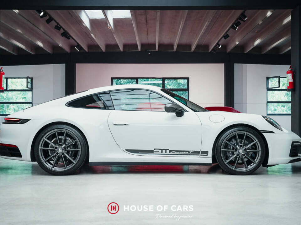 Image 5/25 of Porsche 911 Carrera T (2023)