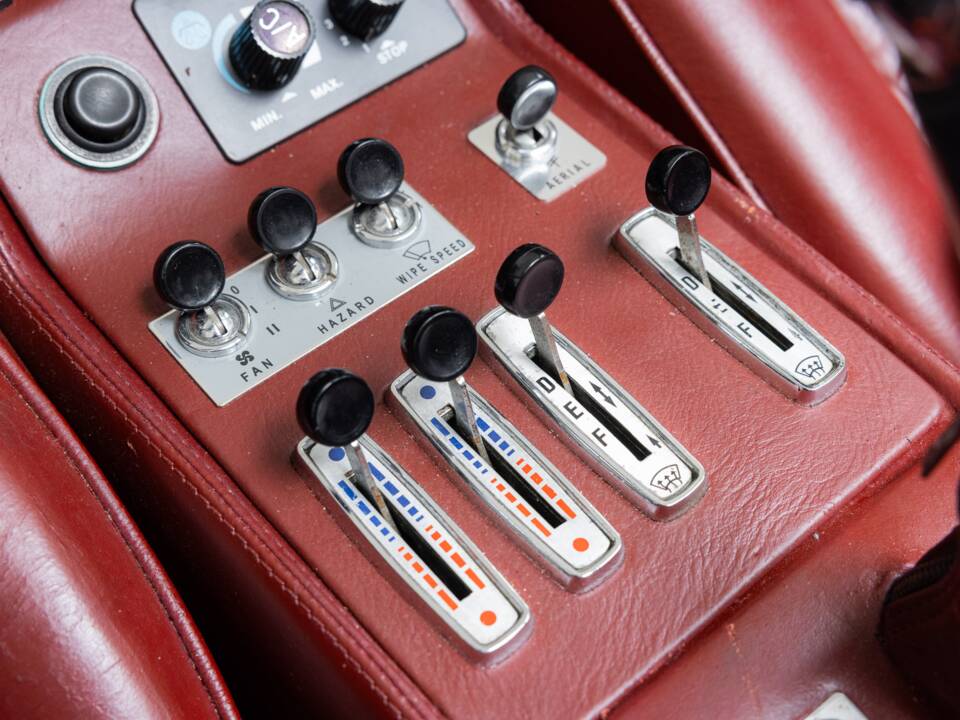 Bild 17/40 von Ferrari 308 GTS Quattrovalvole (1984)