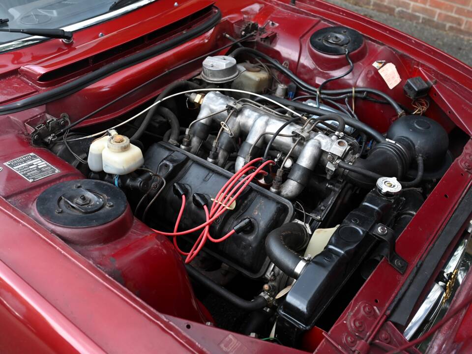 Image 5/18 of Peugeot 504 Convertible (1974)