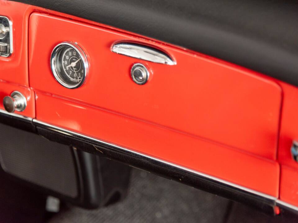 Image 28/35 of Mercedes-Benz 190 SL (1962)