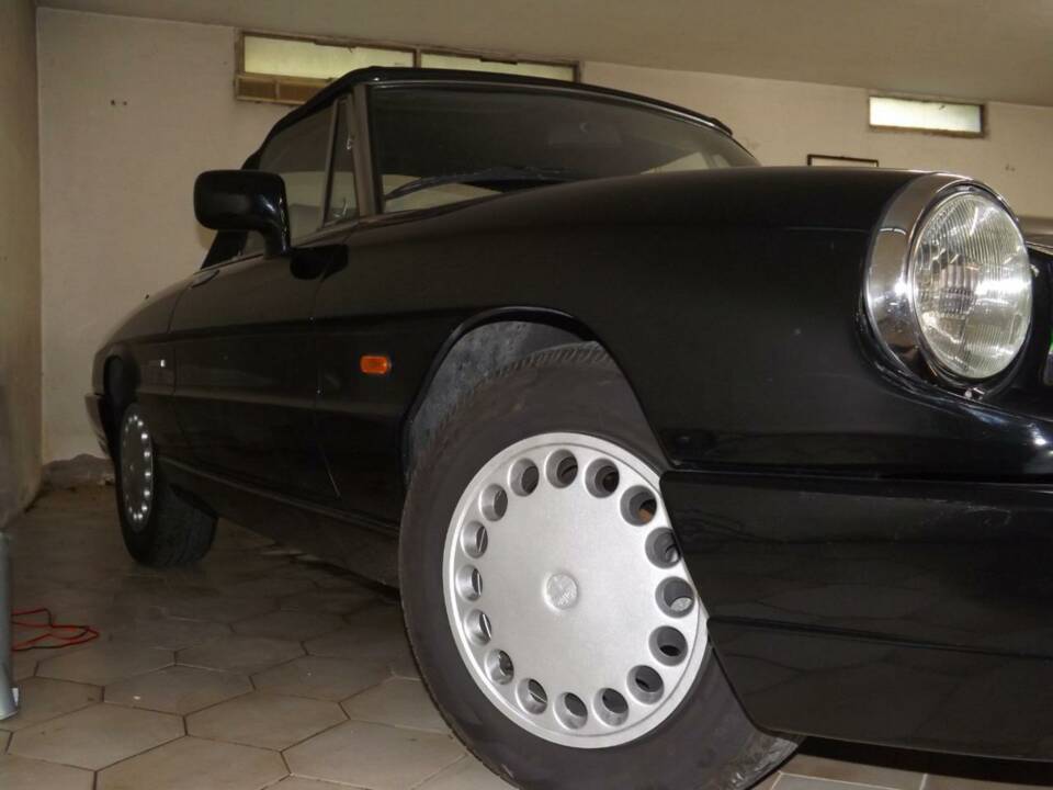 Imagen 39/50 de Alfa Romeo 1.6 Spider (1991)