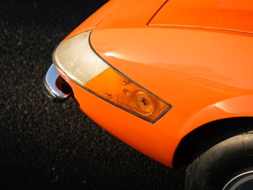 Image 6/74 of Ferrari 365 GTB/4 Daytona (1971)
