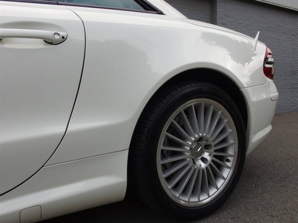Image 24/97 de Mercedes-Benz SL 55 AMG (2003)