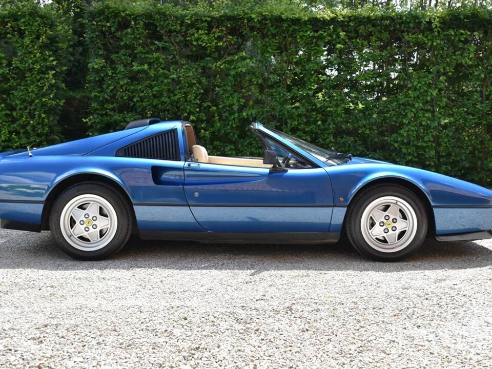 Image 14/47 of Ferrari 328 GTS (1989)