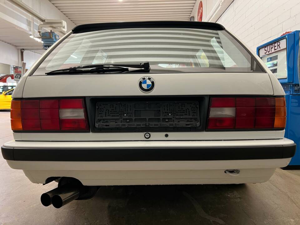 Bild 16/19 von BMW 325ix Touring (1988)