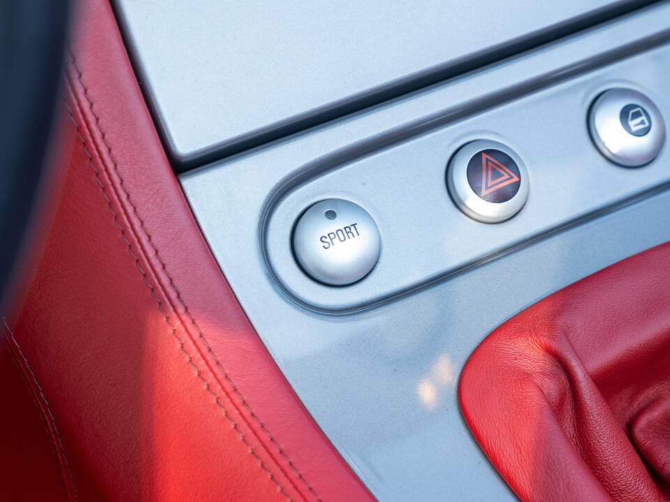 Image 46/50 of BMW Z8 (2002)