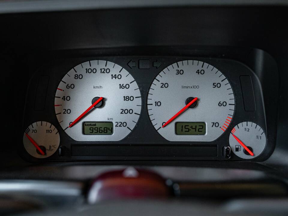 Immagine 27/45 di Volkswagen Golf IV 1.6 (1997)