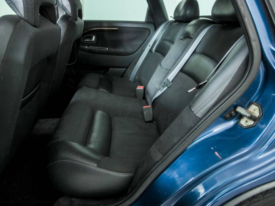 Image 22/29 of Volvo V40 2.0 16V (1999)