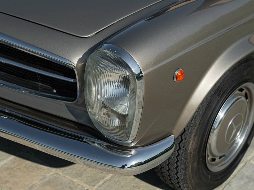 Image 40/50 de Mercedes-Benz 280 SL (1969)