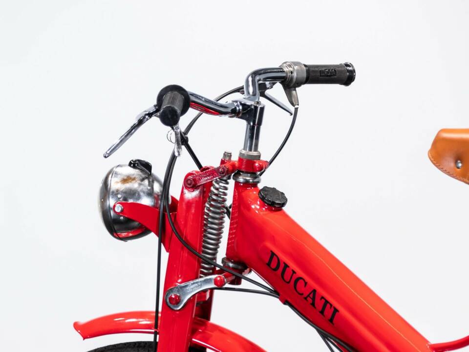 Image 9/50 de Ducati Cucciolo (1953)