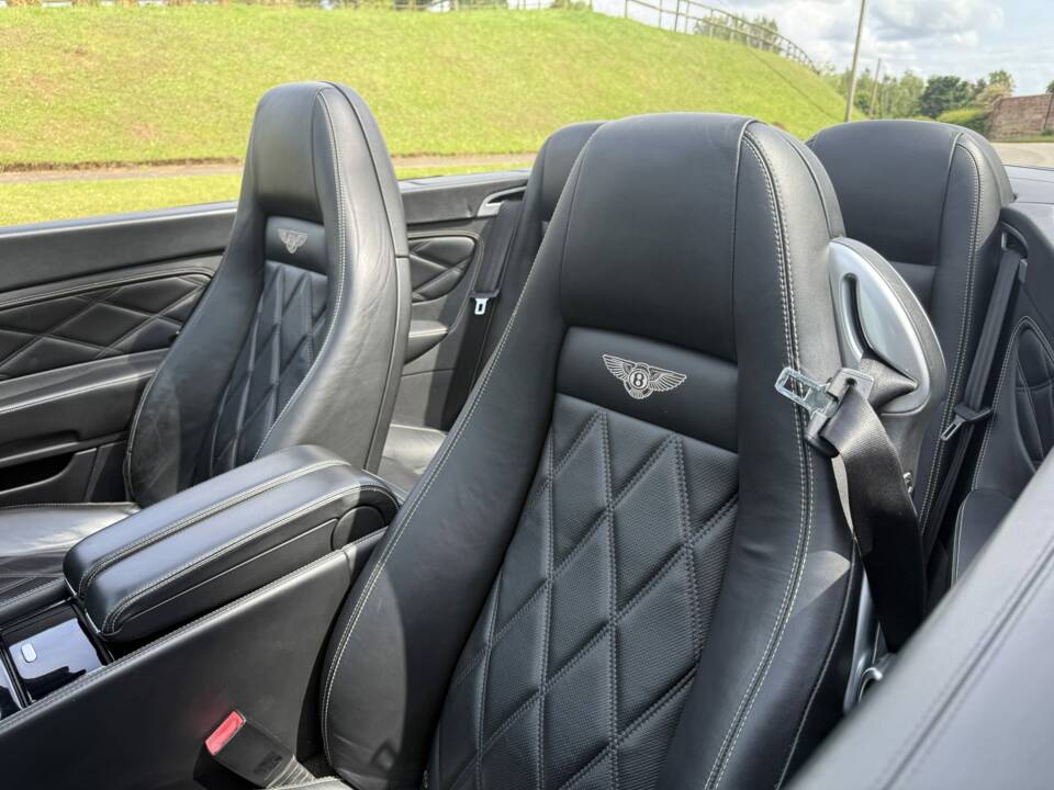 Image 11/13 of Bentley Continental GTC Speed (2011)