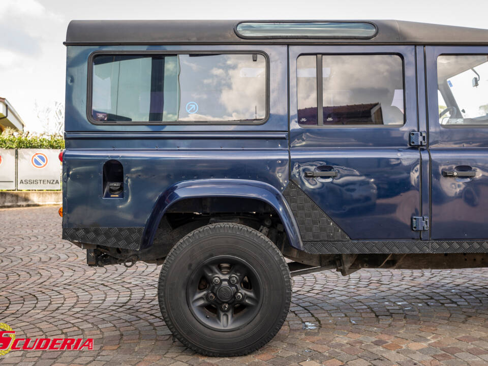 Bild 21/36 von Land Rover Defender 110 Td5 (2001)